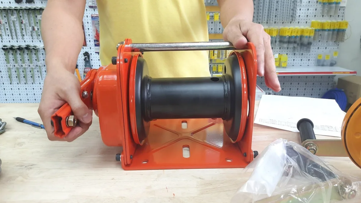 Tời tay 2 tấn SF-2200