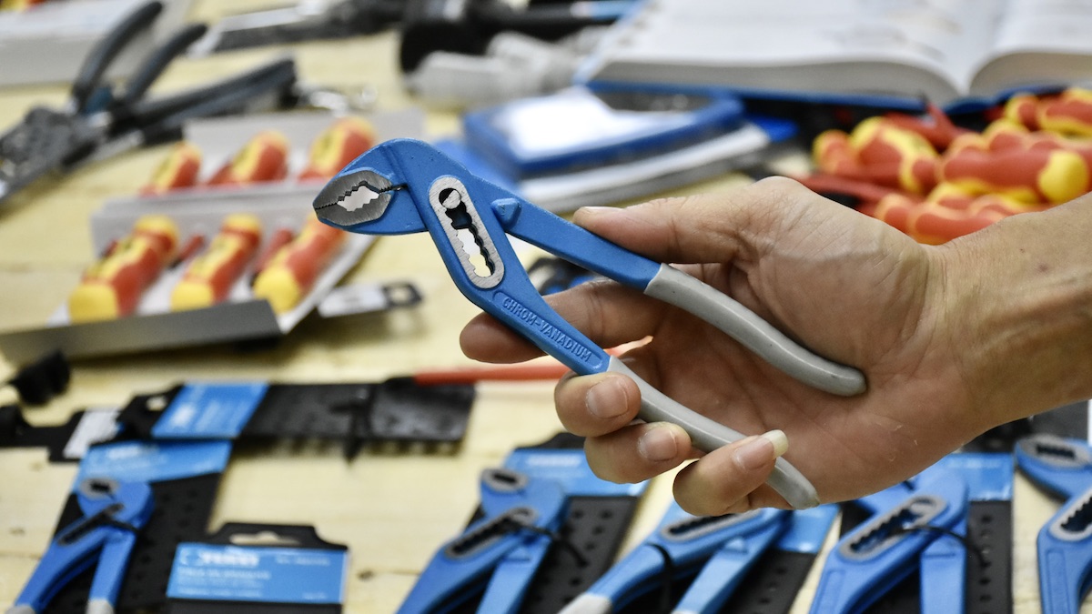 Kềm mỏ quạ mở ống nước FERVI Italia