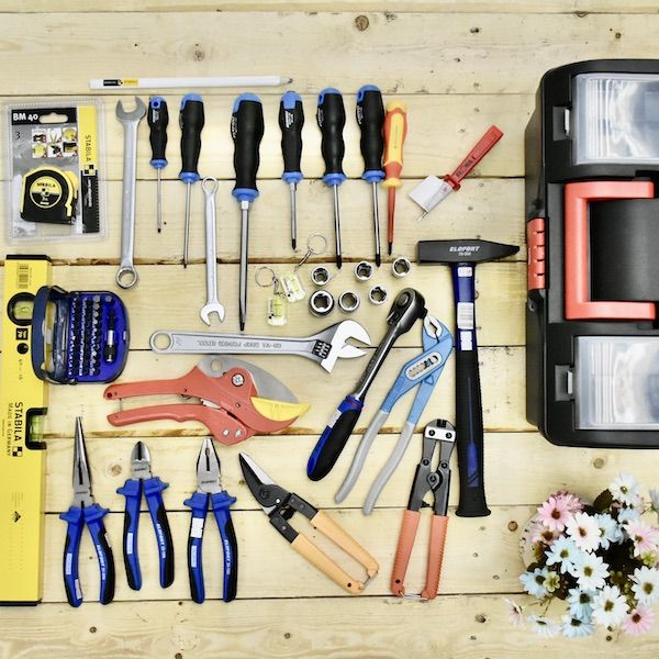 Bộ đồ nghề 60 chi tiết dùng cho gia đình và sửa chữa xe.