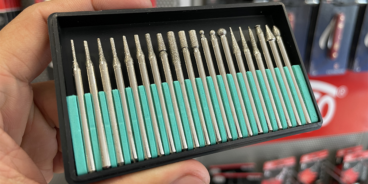 D020 Bộ mũi mài kim cương đa năng gồm 20 chi tiết dài 45mm Fervi