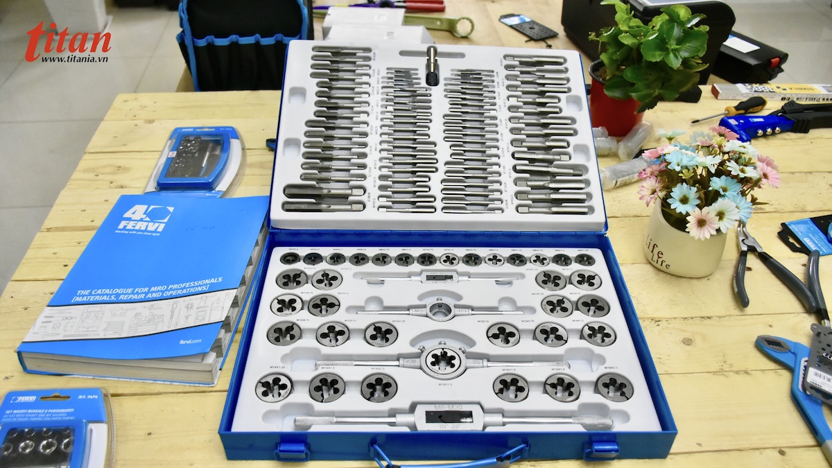 M218 bộ taro bàn ren 110 chi tiết trong vali chuyên dùng FERVI
