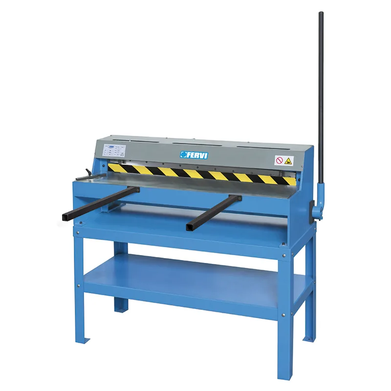 Máy cắt tôn có chân đế FERVI T034-105, khổ cắt 1050 mm, dày 1,25 mm, có thước đo góc