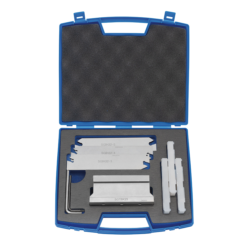 CUTTING TOOL HOLDER WITH INSERTS