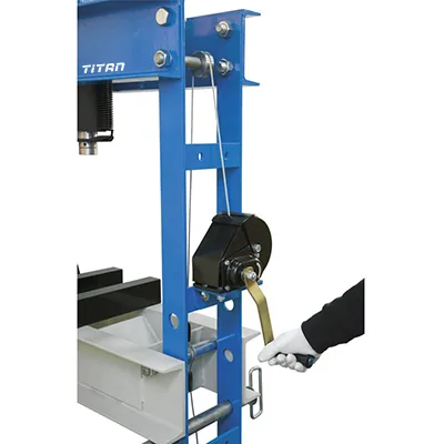 Máy ép thủy lực 45 tấn bằng tay P001/45, trợ lực điều khiển bằng khí nén.