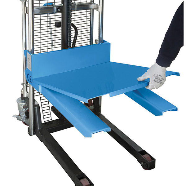 Xe nâng hàng bằng tay 0781, tải trọng 400 kg, cao 1725mm FERVI Italia thumbnail 3